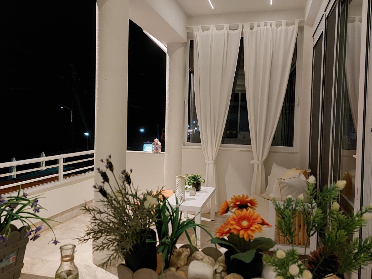 Nefeli Seaside Apartments Polychrono Bagian luar foto