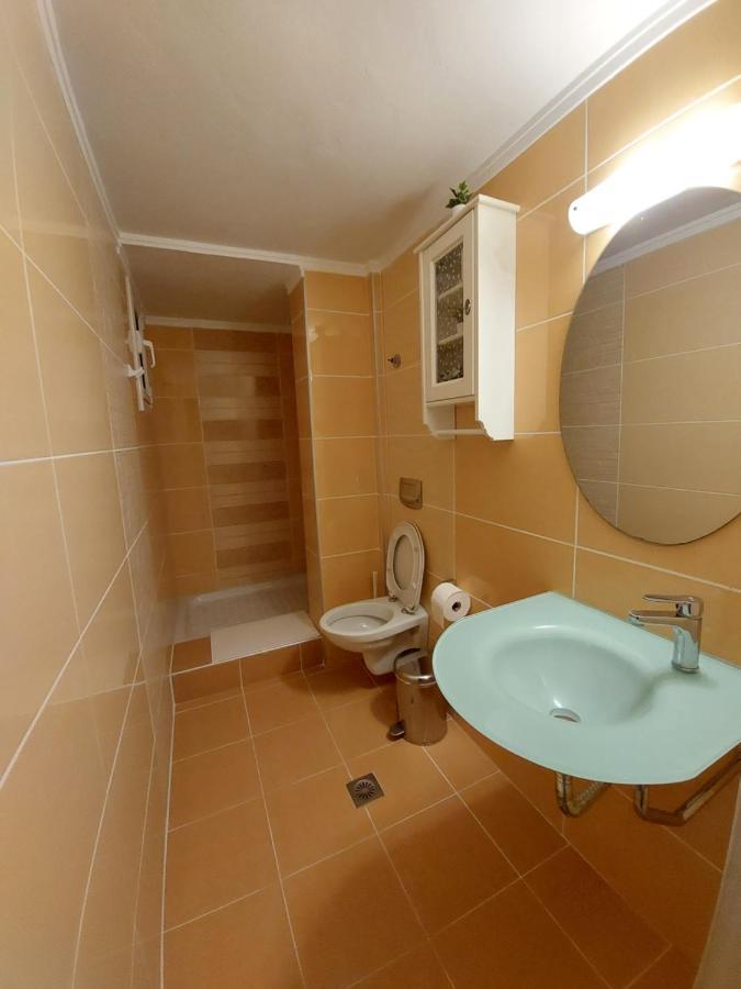 Nefeli Seaside Apartments Polychrono Bagian luar foto