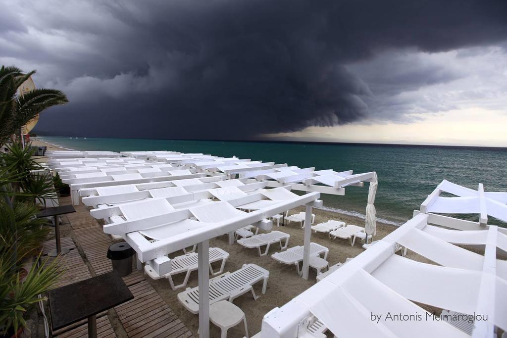 Nefeli Seaside Apartments Polychrono Bagian luar foto